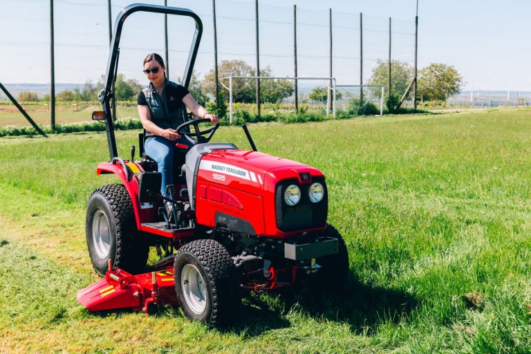 MF-1500-key-benefit-mid-and-rear-pto-power-1400x933-1