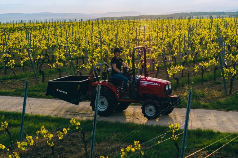 MF-1500-key-benefit-powerful-fuel-efficient-engines-1400x933-1